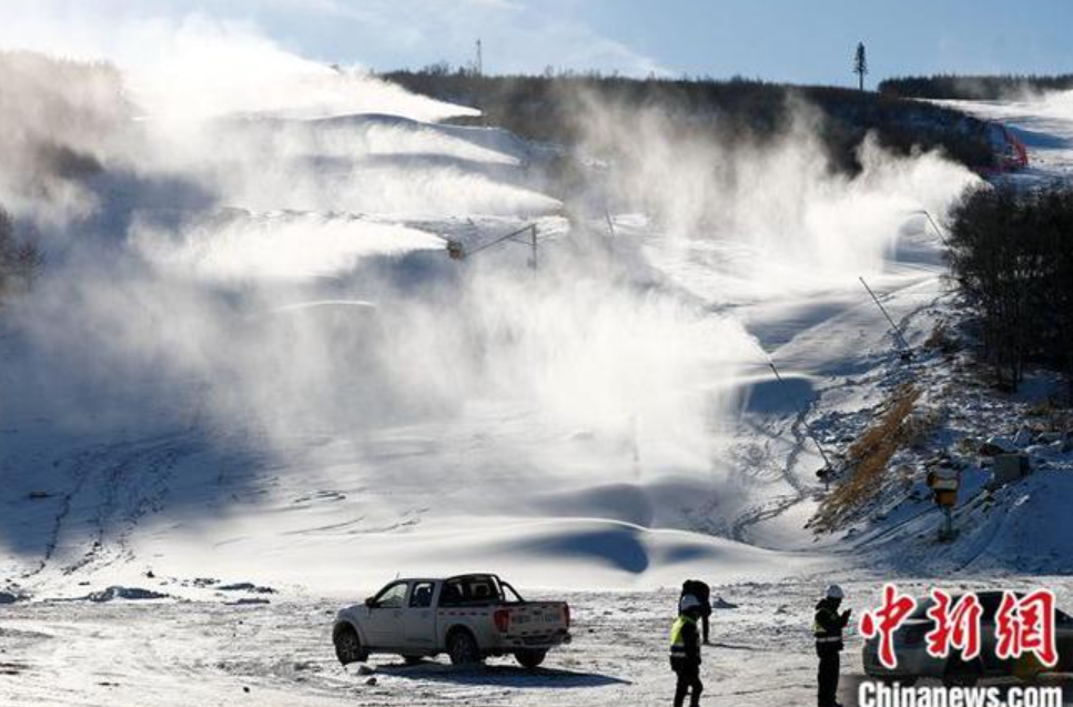 滑雪场伤亡事件多发 多地开展冰雪场所安全检查