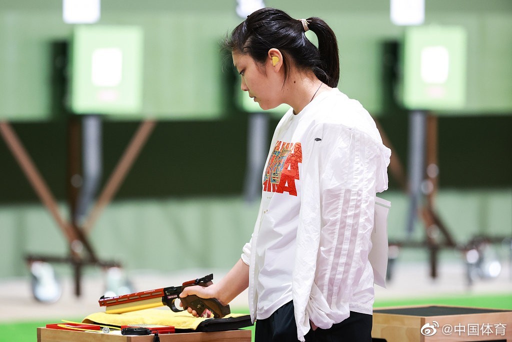 姜冉馨夺东京奥运女子10米气手枪铜牌