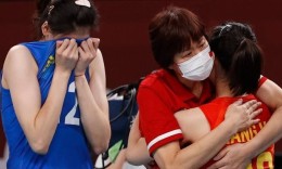 郎平谢幕！中国女排3-0阿根廷告别东京奥运 赛后全队鞠躬致谢郎导