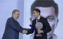 34岁艾哈迈多夫宣布退役！曾助上港夺中超冠军 6夺乌兹别克足球先生