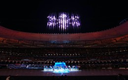 北京冬残奥会开幕式：残疾人演员手语“唱”国歌 史上首次盲人点火