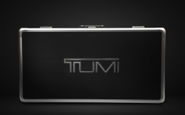 ONE冠軍賽宣布與TUMI途明建立多年期合作