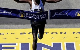波士顿马拉松鸣枪开跑，肯尼亚34岁老将首次夺冠