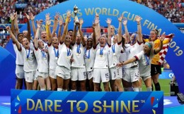开创历史！美国女足成全球首支与男足薪酬完全相同的女足国家队