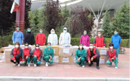 探路者攜手西藏自治區應急管理廳向北京援藏醫療隊捐贈防寒物資