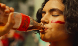 可口可乐推出卡塔尔世界杯首支广告“相信自带魔力”