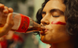 可口可樂推出卡塔爾世界杯首支廣告“相信自帶魔力”