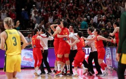 罰球準絕殺！中國女籃61-59險勝澳大利亞，時隔28年重返世界杯決賽