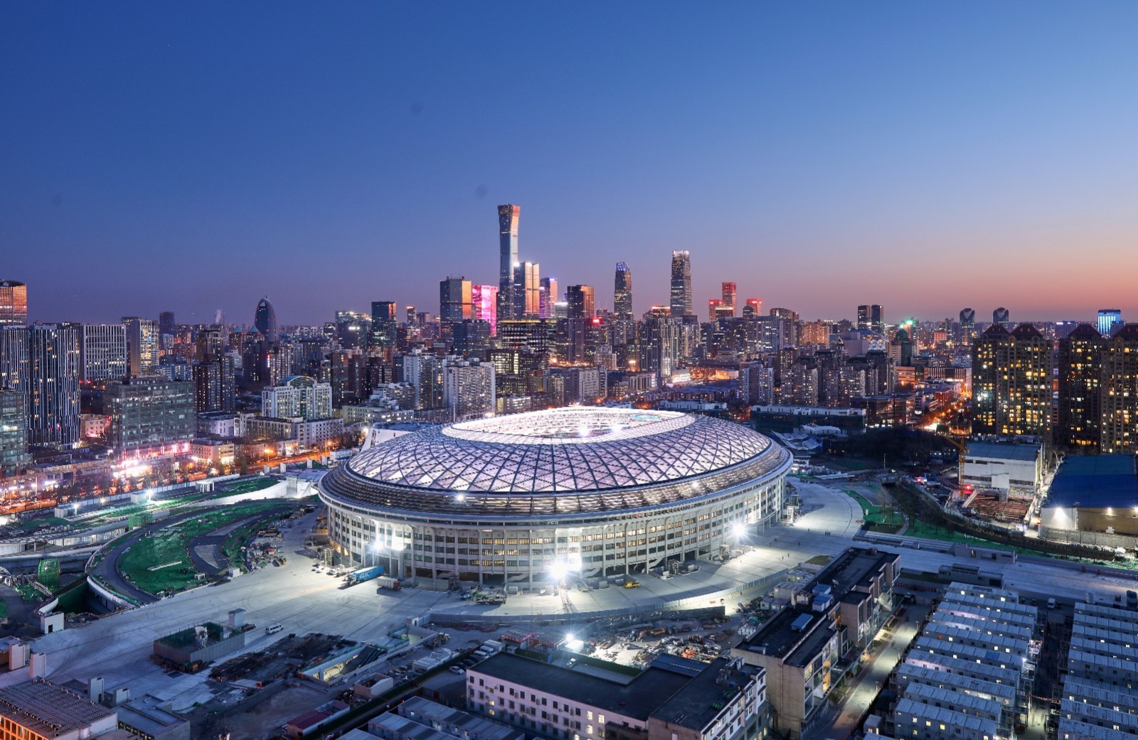 北京首座专业足球场落成 “新工体”今春整体亮相