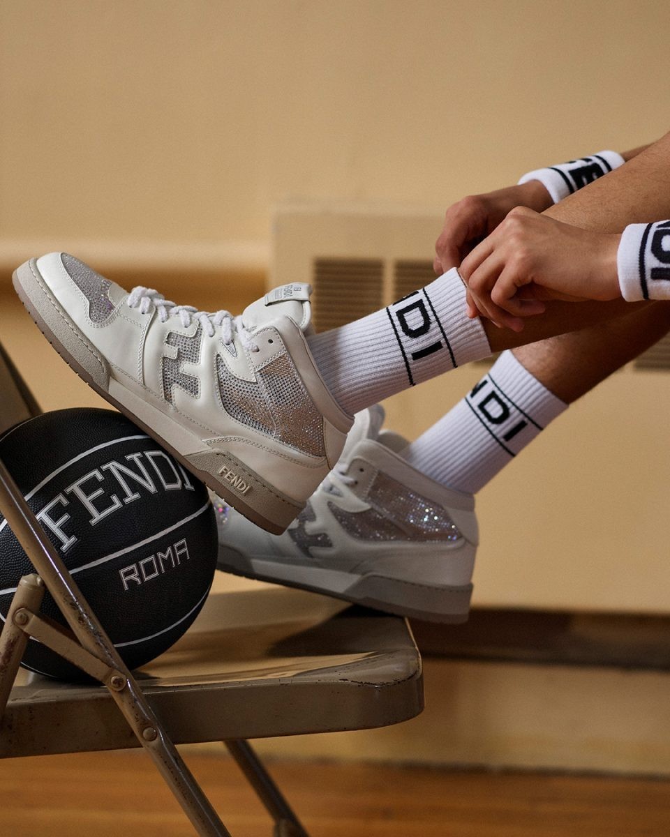 意大利奢侈品牌Fendi推出首款篮球鞋