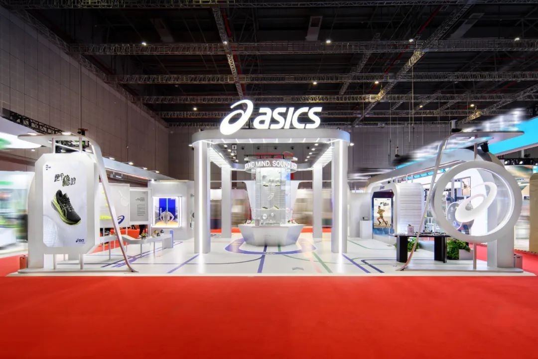 尖货首秀、本土策略、四年进博，ASICS亚瑟士如何打造中国消费者专属体验？